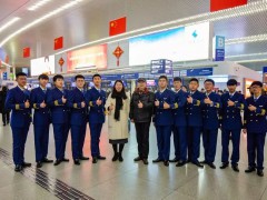 煙臺一職專為了使學(xué)生體驗(yàn)民航機(jī)場的企業(yè)文化